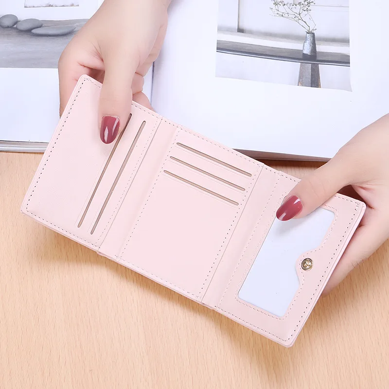 Нова дамски корейската версия на чантата си, просто модерен студентски кратък портфейл с три ниши, дизайнерски портфейл с джоб за карти, портфейли2