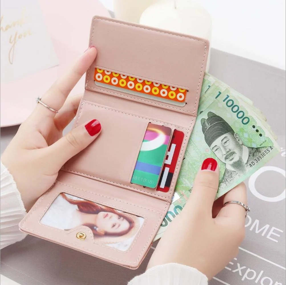 Дамски портмонета, женски кратък модерен дизайнерски портфейл с три гънки, лесен сладък студентски клатч, държач за карти, портфейл за монети1