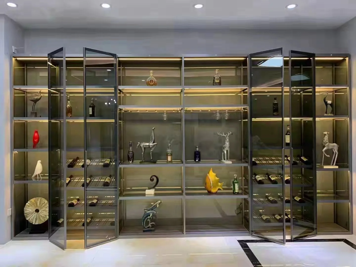 Стъклена винен шкаф от алуминиева сплав, лесна луксозен винен шкаф, стъклен винен шкаф за хол0
