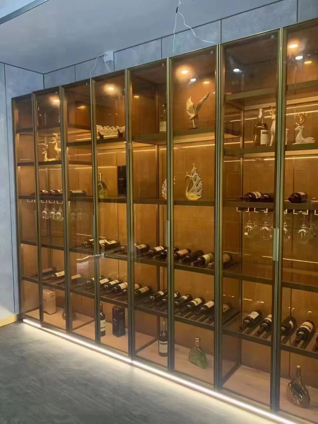 Стъклена винен шкаф от алуминиева сплав, лесна луксозен винен шкаф, стъклен винен шкаф за хол3