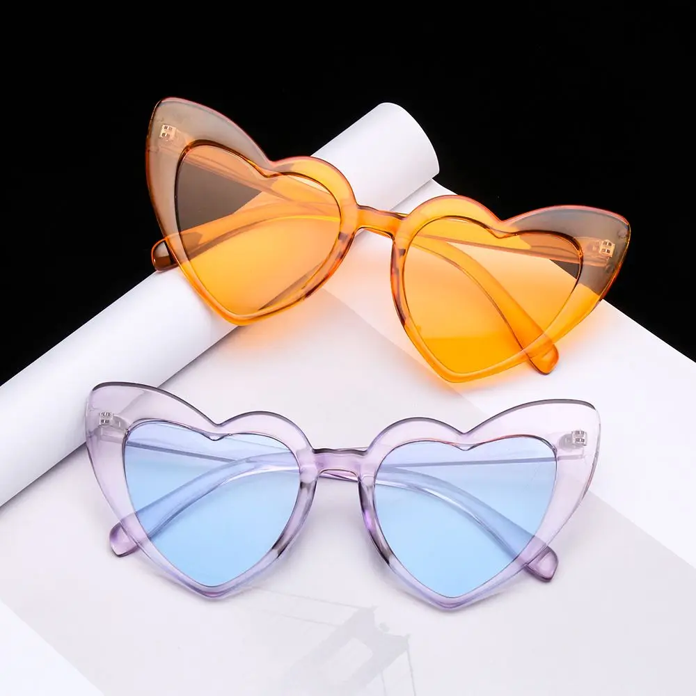 1бр Vintage Слънчеви Очила във формата на Сърце за Жени Love Heart Слънчеви Очила Марка Дизайнерски обувки UV400 Защита на Котешко око Очилата Goggle Clout1