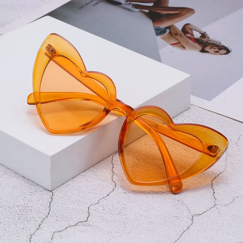 1бр Vintage Слънчеви Очила във формата на Сърце за Жени Love Heart Слънчеви Очила Марка Дизайнерски обувки UV400 Защита на Котешко око Очилата Goggle Clout4