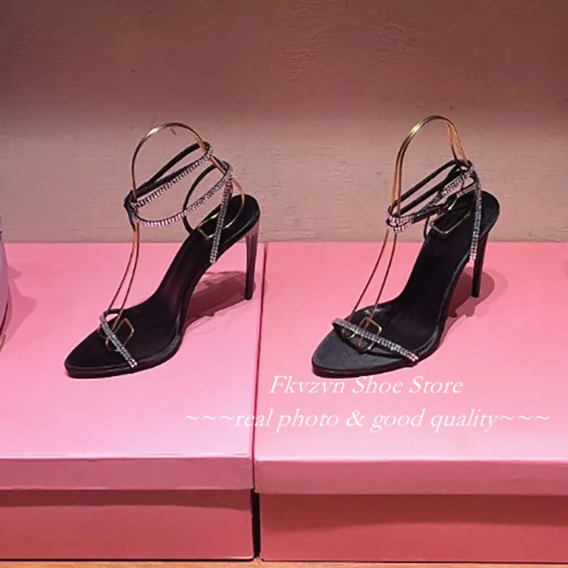 Пикантни сандали с един колан, кристали и веригата, обувки-гладиатори на висок ток-висок ток с отворени пръсти, вечерни обувки с кристали и джапанки за жени2