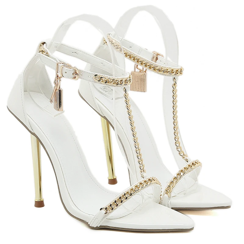 На 11 см ток-Шило златна верига Т каишка и дизайнерски сандали за жени метални брави заострени Пръсти токчета бели летни обувки Sandales фатален4