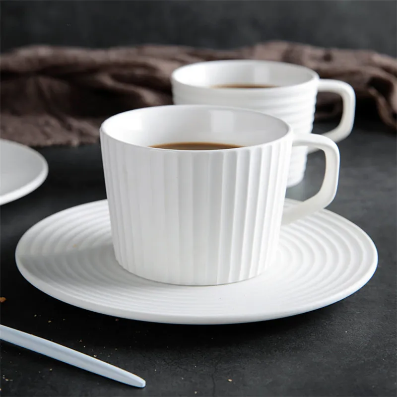Набор от кафе чаши от японски порцелан с блюдцем, Креативна офис проста чаена чаша, керамични домакински шарени матирана чаша за мляко за закуска1