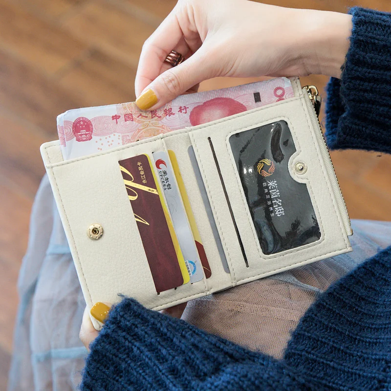 Малък портфейл от кожа с фотопечатью, женски кратък чантата с нова личност, контрастиращи ленти, многофункционален сгъваем портфейл3