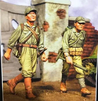 1/35 Мащабни Модели на Миниатюрна Смола WW2 2 Войници на Японската Армия Фигурка на Войник от Втората Световна Война Неокрашенный Комплект Модели GK Ръководство за Монтаж направи си САМ