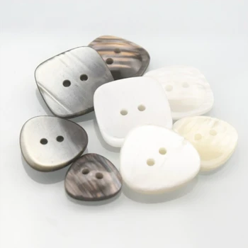 200 броя копчета от смола с две уши, с диаметър 18-28 мм, квадратна имитация на мивки, пуговица за дамско палто-windbreakers със специална форма