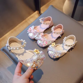 2023 Пролетта и лятото, нова корейска версия, обувки принцеса с лък за момичета, чужд стил, бродирани с пайети мультяшные сандали-лодка за момичета