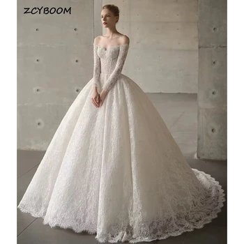 Елегантни бели сватбени рокли с кружевными апликации и деколте лодка 2023, дължина до пода останаха с отворени рамене, сватбената рокля на поръчка
