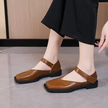 Лятна ежедневни дамски обувки на равна подметка, удобни обувки 35-40, однотонная обувки на плоска подметка с квадратни пръсти, модни дамски плажни обувки с малките си пръсти